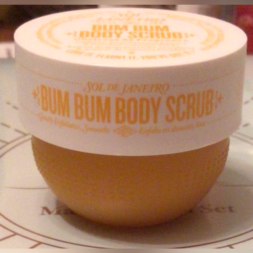 🆕 Sol de Janeiro Bum Bum Body Scrub~PRICE FIRM